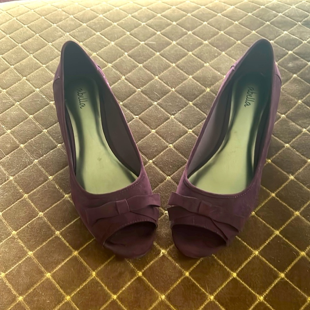 Burgundy open toe microfiber wedge